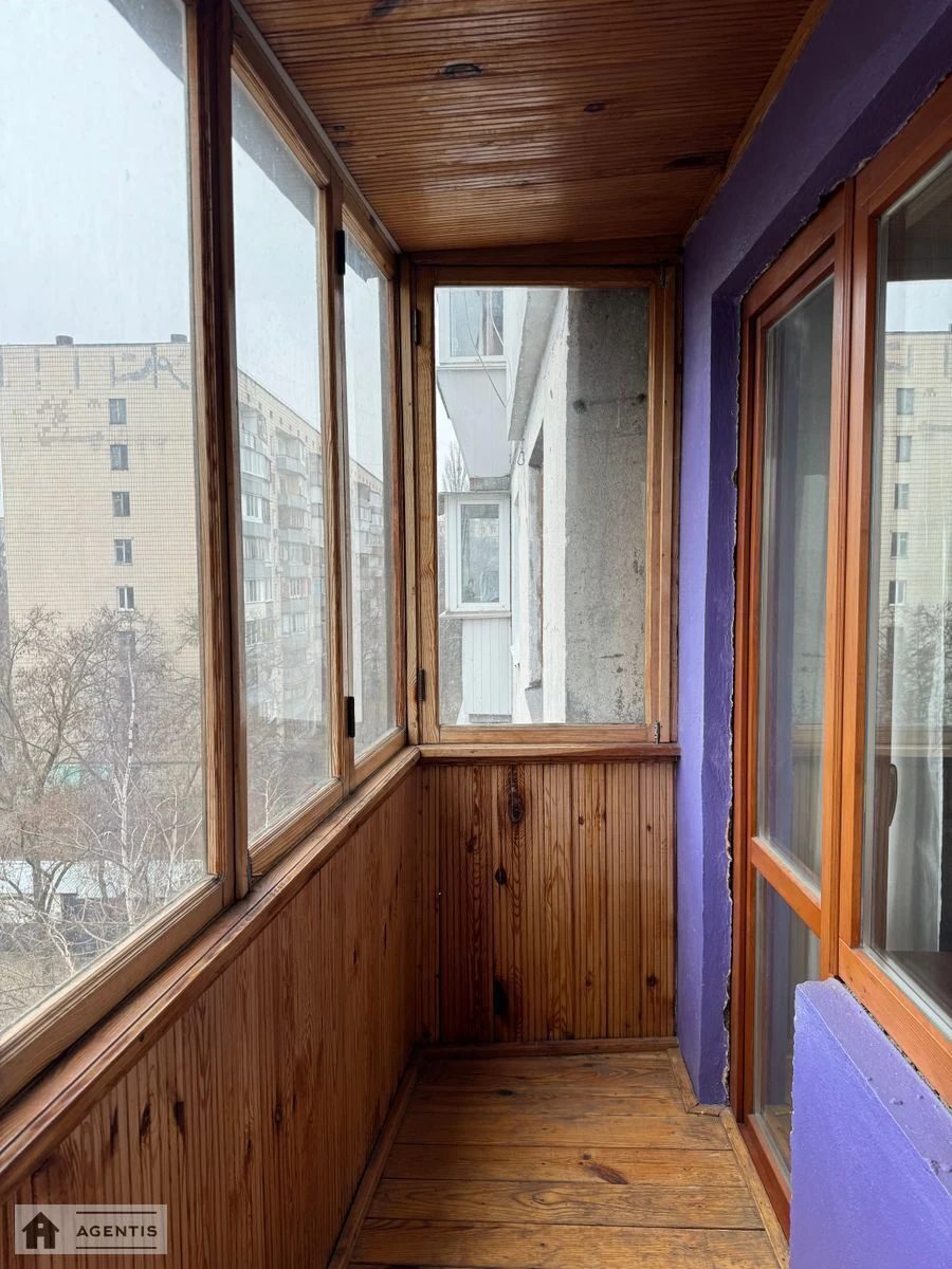 Сдам квартиру. 2 rooms, 44 m², 6th floor/16 floors. 24, Академіка Булаховського вул., Киев. 