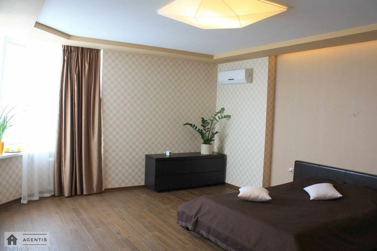 Apartment for rent. 4 rooms, 190 m², 24 floor/26 floors. 33, Osinnya 33, Kyiv. 
