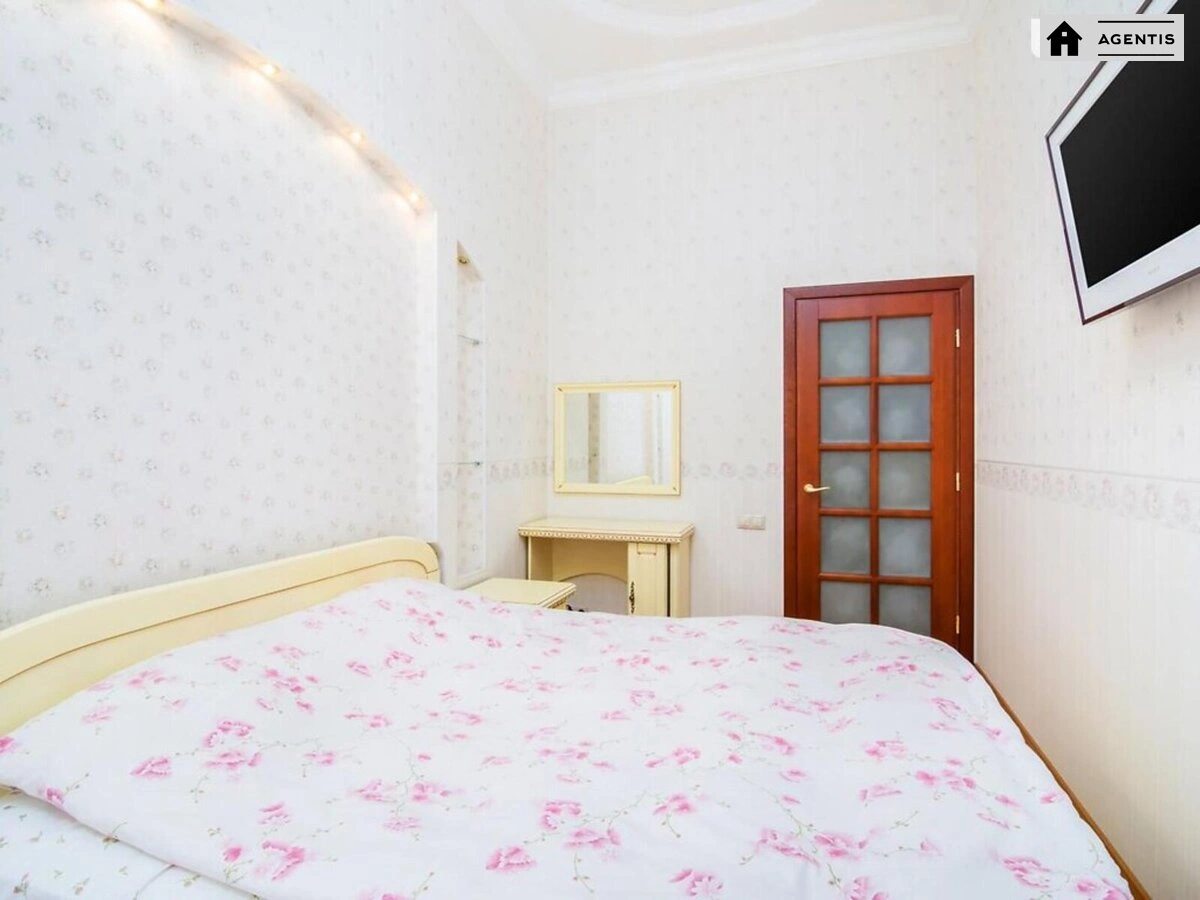 Apartment for rent. 2 rooms, 68 m², 4th floor/4 floors. 43, Saksaganskogo 43, Kyiv. 