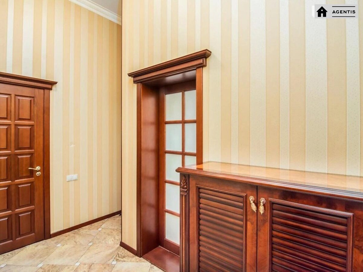 Apartment for rent. 2 rooms, 68 m², 4th floor/4 floors. 43, Saksaganskogo 43, Kyiv. 