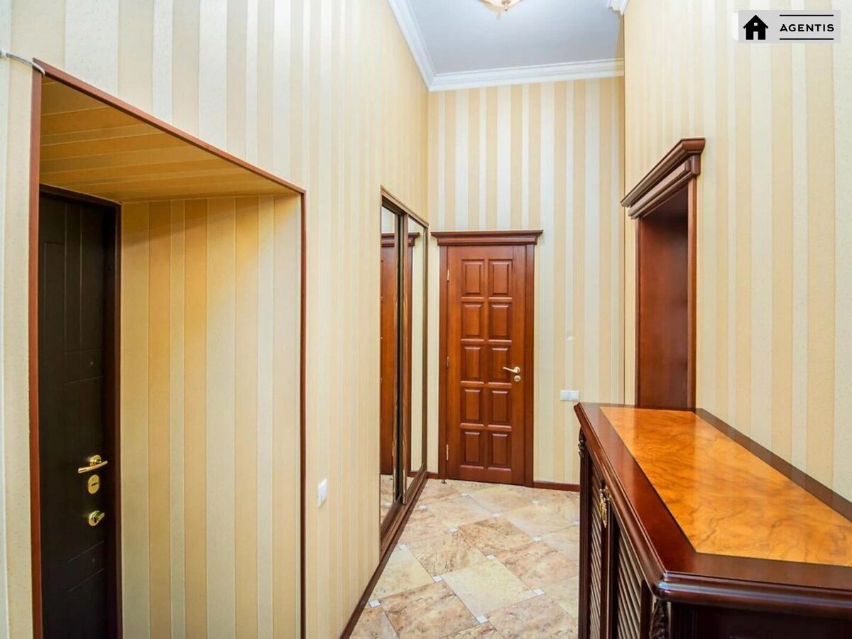 Apartment for rent. 2 rooms, 68 m², 4th floor/4 floors. 43, Saksaganskogo 43, Kyiv. 