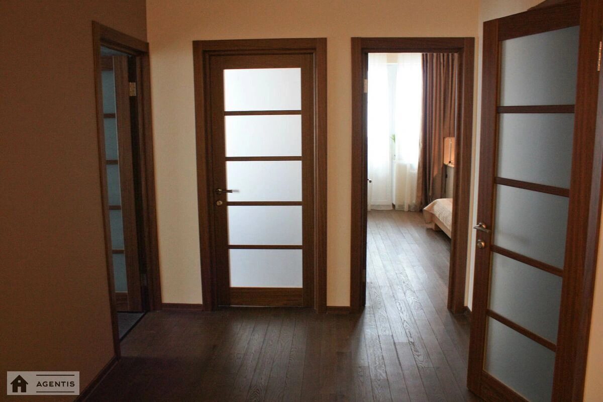 Apartment for rent. 4 rooms, 189 m², 24 floor/26 floors. 33, Osinnya 33, Kyiv. 
