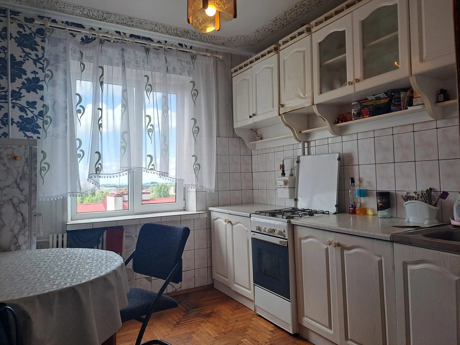 Apartments for sale. 2 rooms, 52 m², 9th floor/10 floors. 2, Lesi Kurbasa vul., Ternopil. 