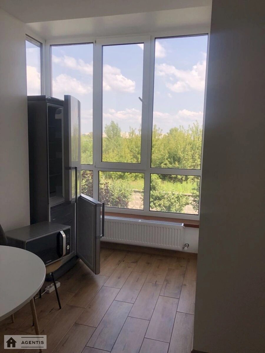 Apartment for rent. 1 room, 36 m², 2nd floor/9 floors. Shevchenko , Sofiyivska Borshchahivka. 