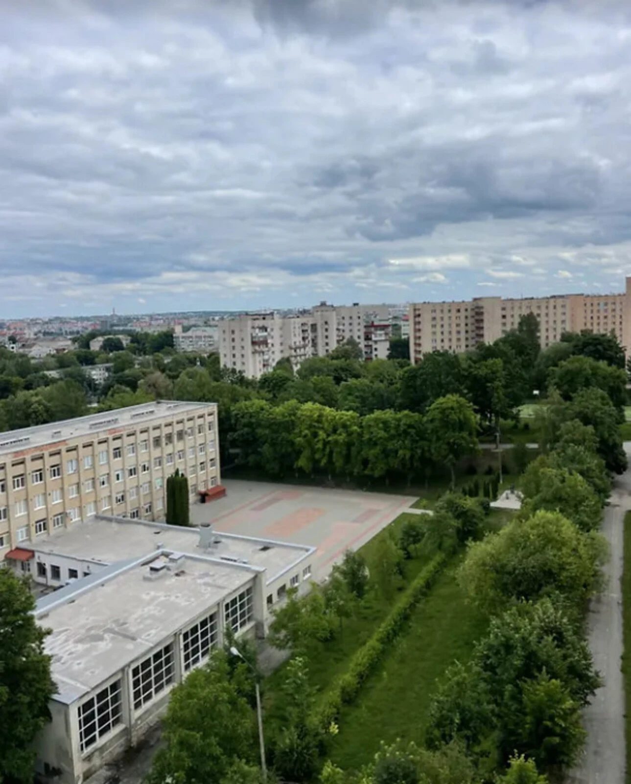 Apartments for sale. 3 rooms, 92 m², 8th floor/11 floors. Druzhba, Ternopil. 