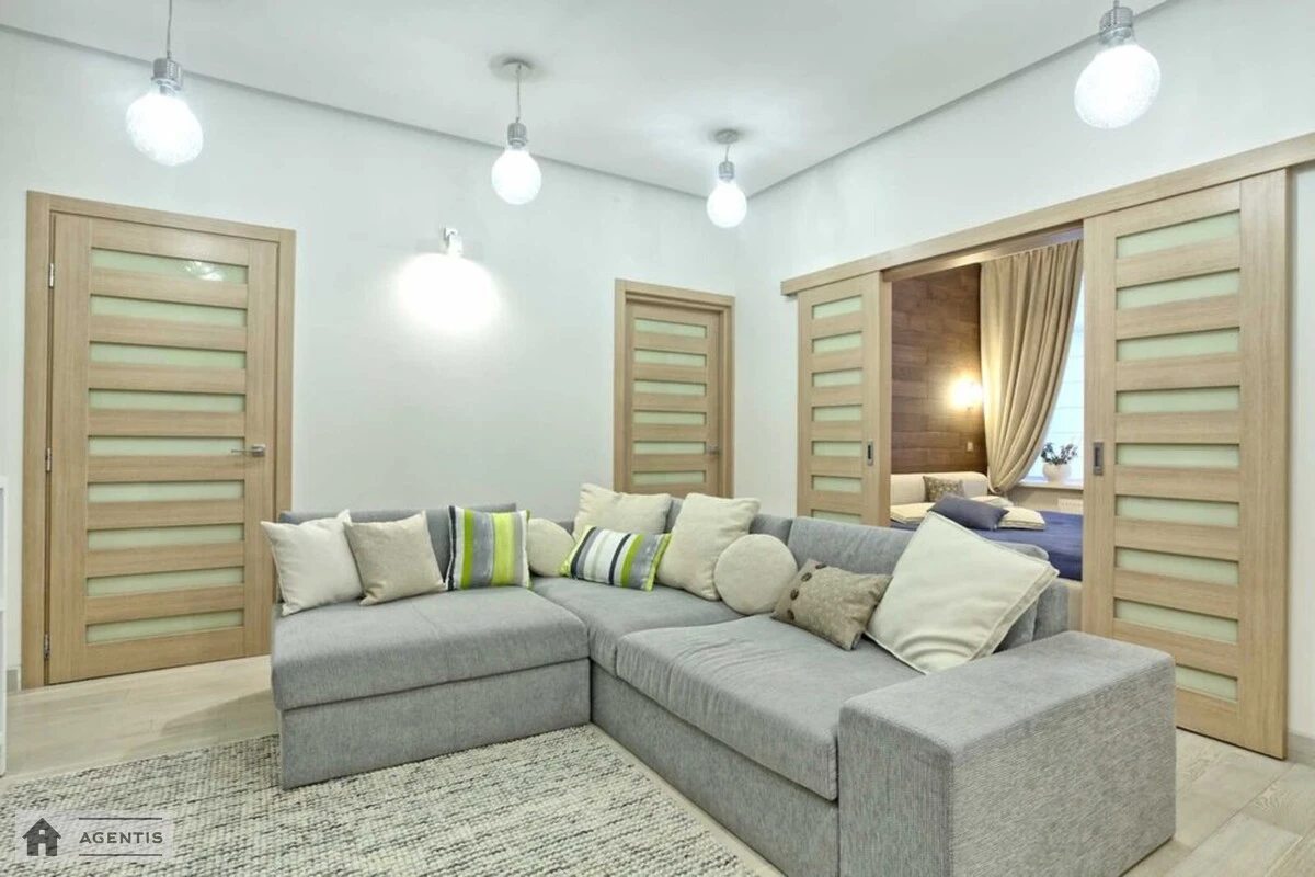 Apartment for rent. 3 rooms, 80 m², 2nd floor/21 floors. Andriya Verkhohlyada vul. Mykhayla Drahomirova, Kyiv. 