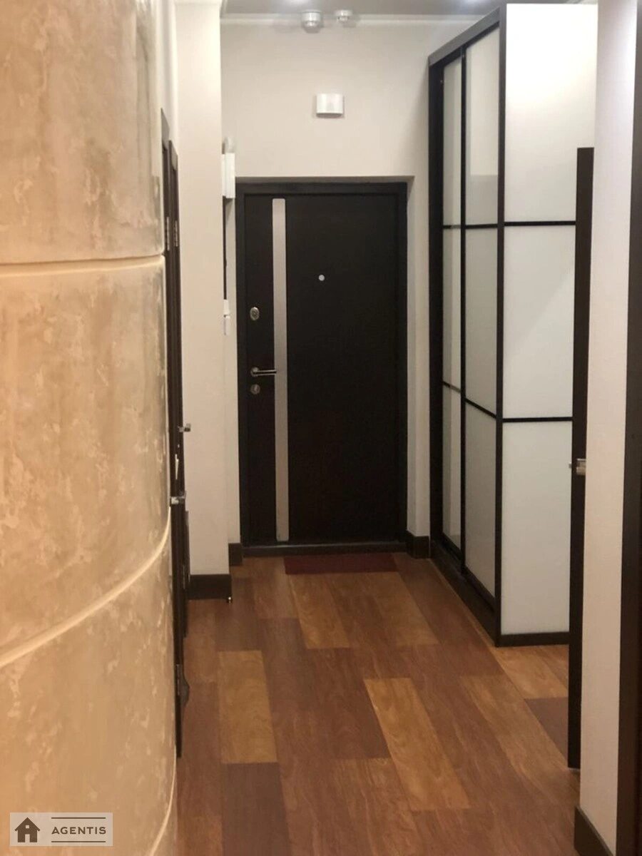 Здам квартиру. 3 rooms, 160 m², 4th floor/25 floors. 44, Євгена Коновальця вул. (Щорса), Київ. 