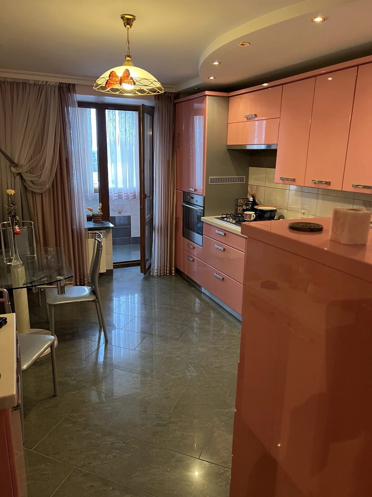 Продаж квартири. 3 rooms, 85 m², 2nd floor/5 floors. 6, Довженка О. вул., Тернопіль. 