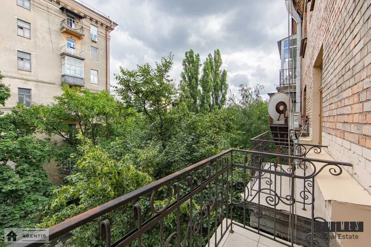 Apartment for rent. 3 rooms, 125 m², 5th floor/7 floors. 19, Volodymyrskiy 19, Kyiv. 