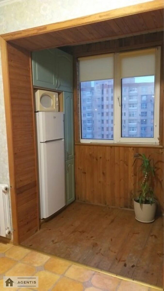 Apartment for rent. 1 room, 39 m², 16 floor/16 floors. 28, Vasylya Stusa vul., Kyiv. 