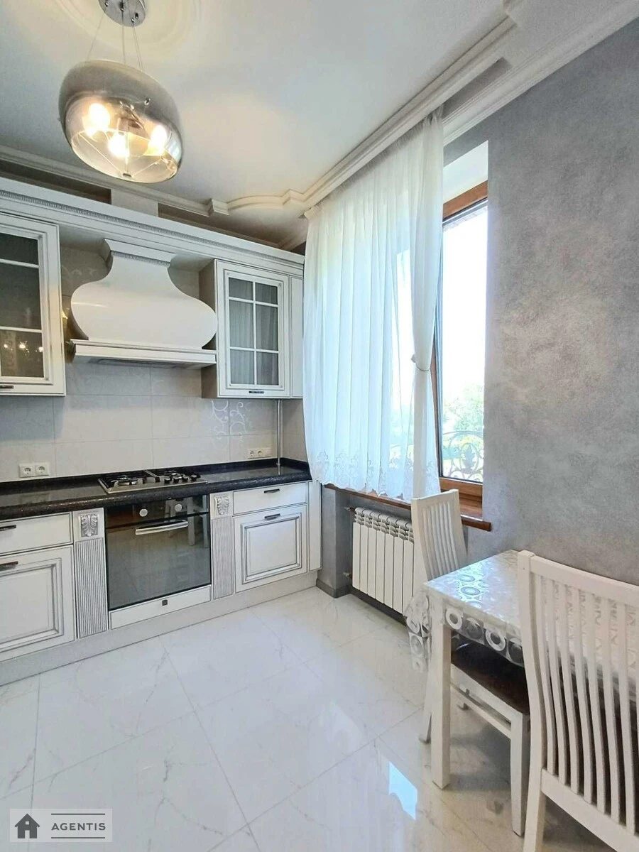 Apartment for rent. 2 rooms, 68 m², 5th floor/8 floors. 34, Mykhayla Hrushevskoho vul., Kyiv. 