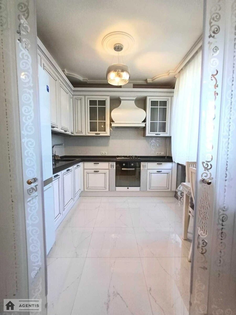 Apartment for rent. 2 rooms, 68 m², 5th floor/8 floors. 34, Mykhayla Hrushevskoho vul., Kyiv. 