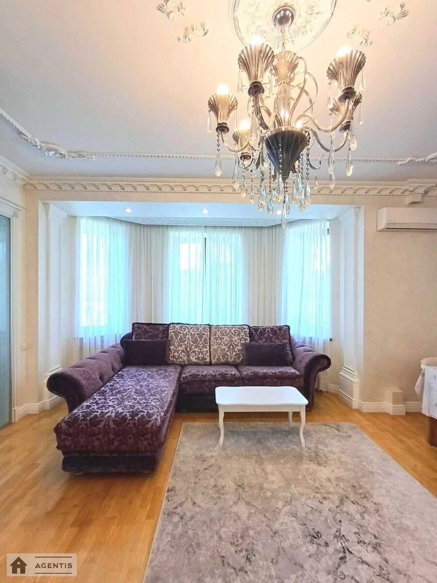 Сдам квартиру. 2 rooms, 68 m², 5th floor/8 floors. 34, Михайла Грушевського вул., Киев. 