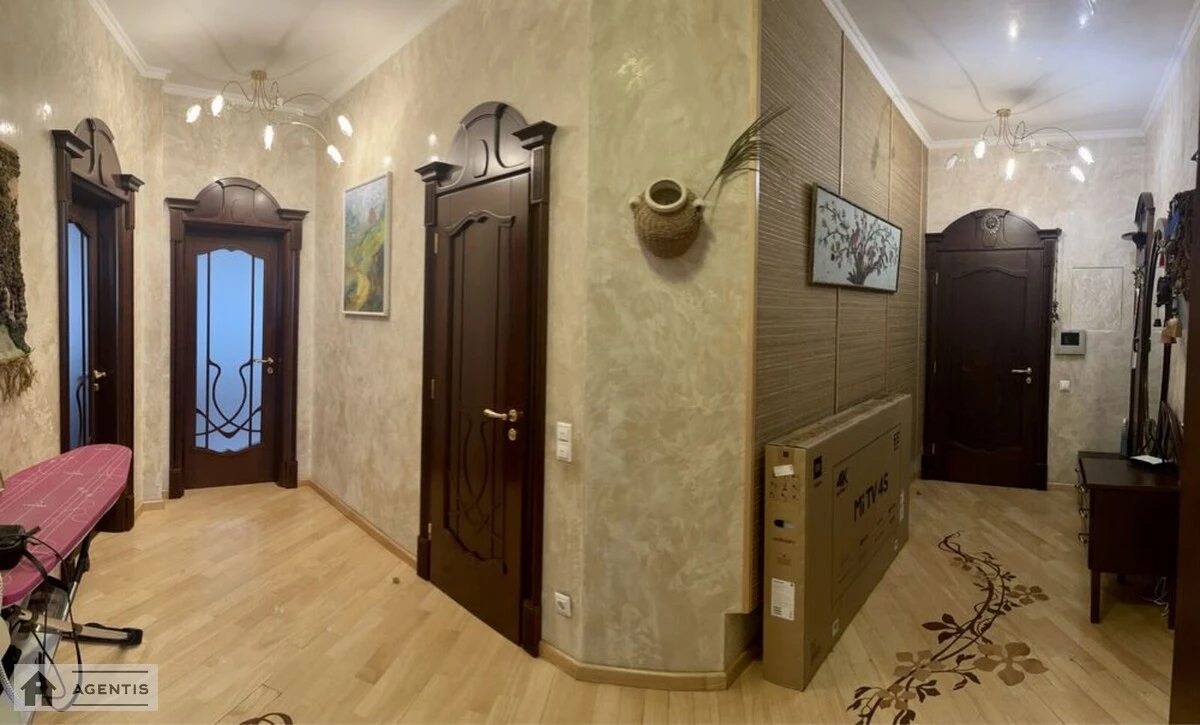 Apartment for rent. 3 rooms, 127 m², 11 floor/16 floors. 6, Staronavodnitcka 6, Kyiv. 