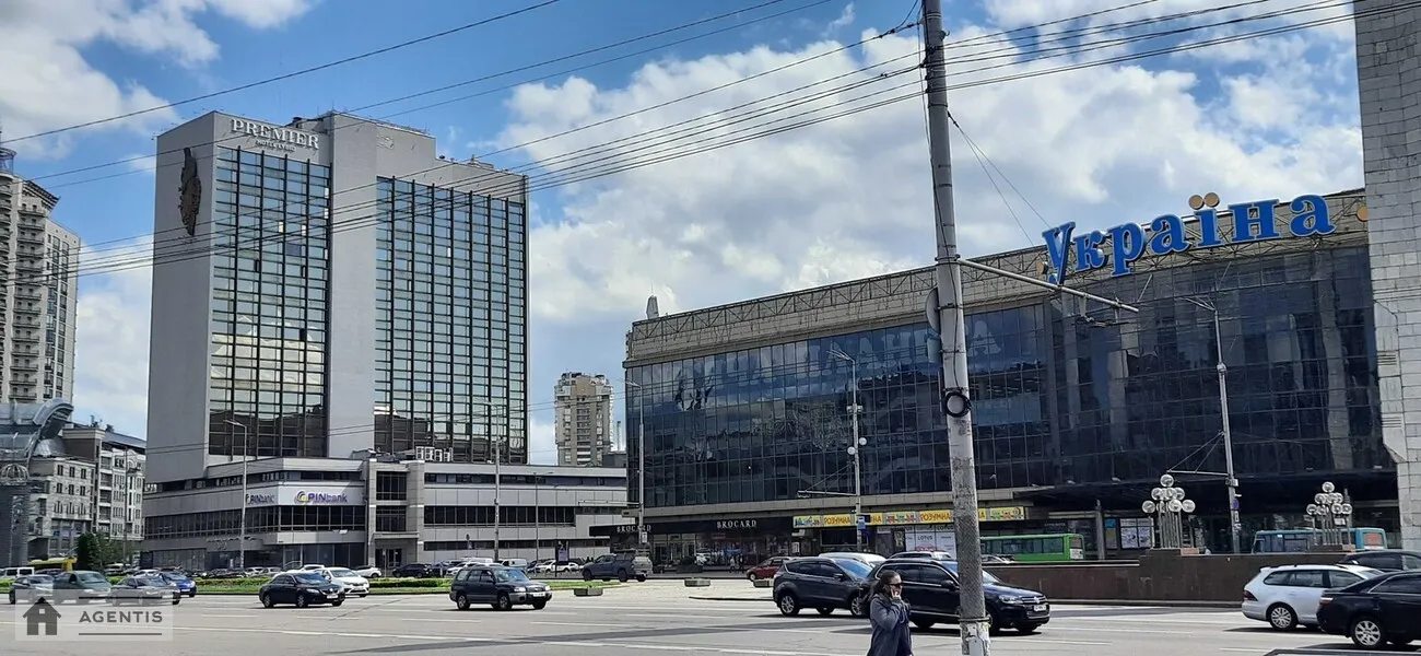 Сдам квартиру. 2 rooms, 100 m², 11 floor/13 floors. 43, Гоголевская 43, Киев. 