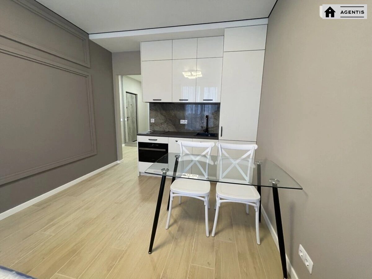 Apartment for rent. 1 room, 30 m², 20 floor/25 floors. Revutckogo, Kyiv. 