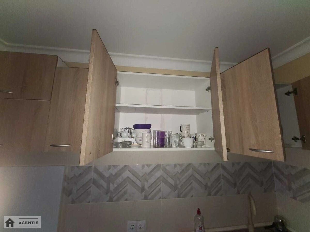 Сдам квартиру 2 комнаты, 60 m², 11 эт./12 этажей. 83, Гійома де Боплана вул. (Василя Боженка), Киев. 