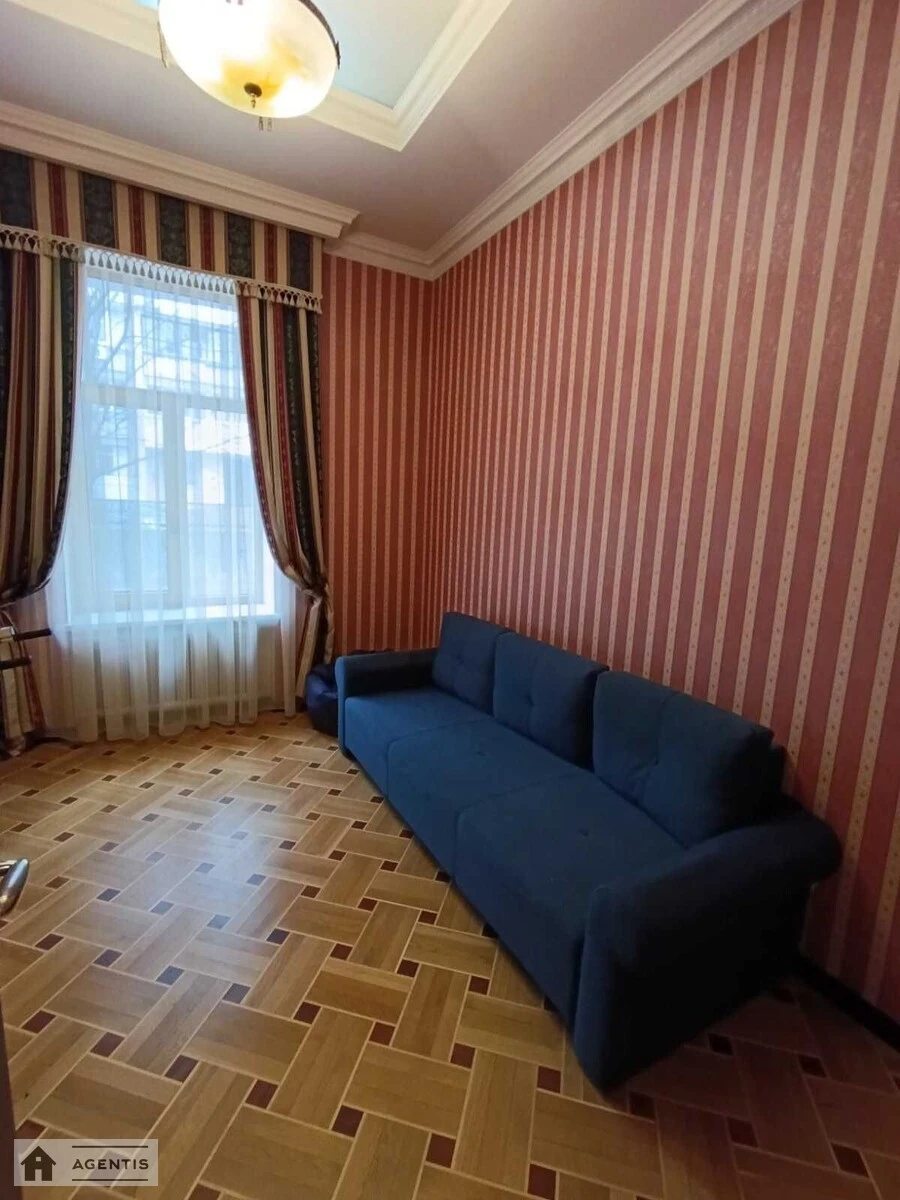 Сдам квартиру. 4 rooms, 100 m², 2nd floor/4 floors. Кропивницкого 4, Киев. 