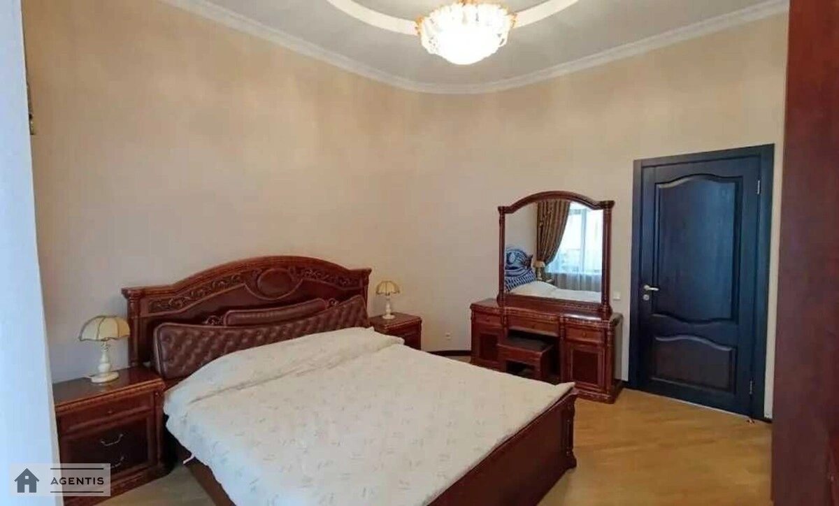 Здам квартиру. 4 rooms, 100 m², 2nd floor/4 floors. Кропивницького 4, Київ. 