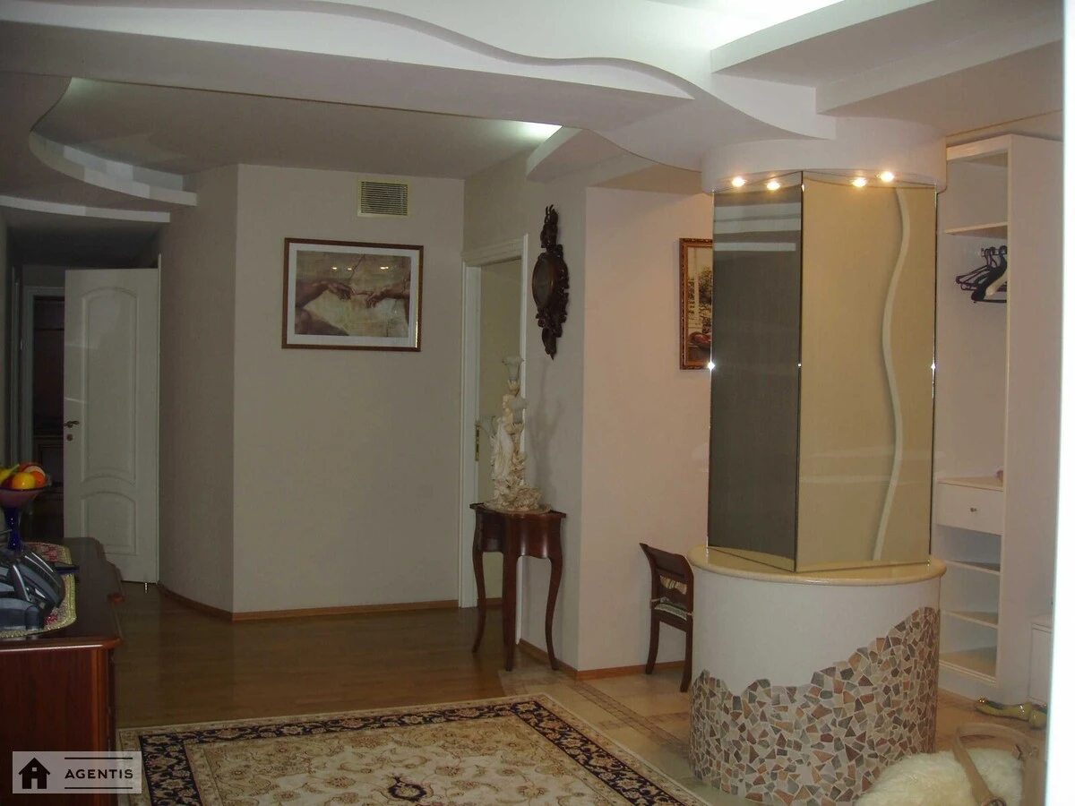 Apartment for rent. 5 rooms, 200 m², 15 floor/19 floors. 21, Lesi Ukrayinky 21, Kyiv. 