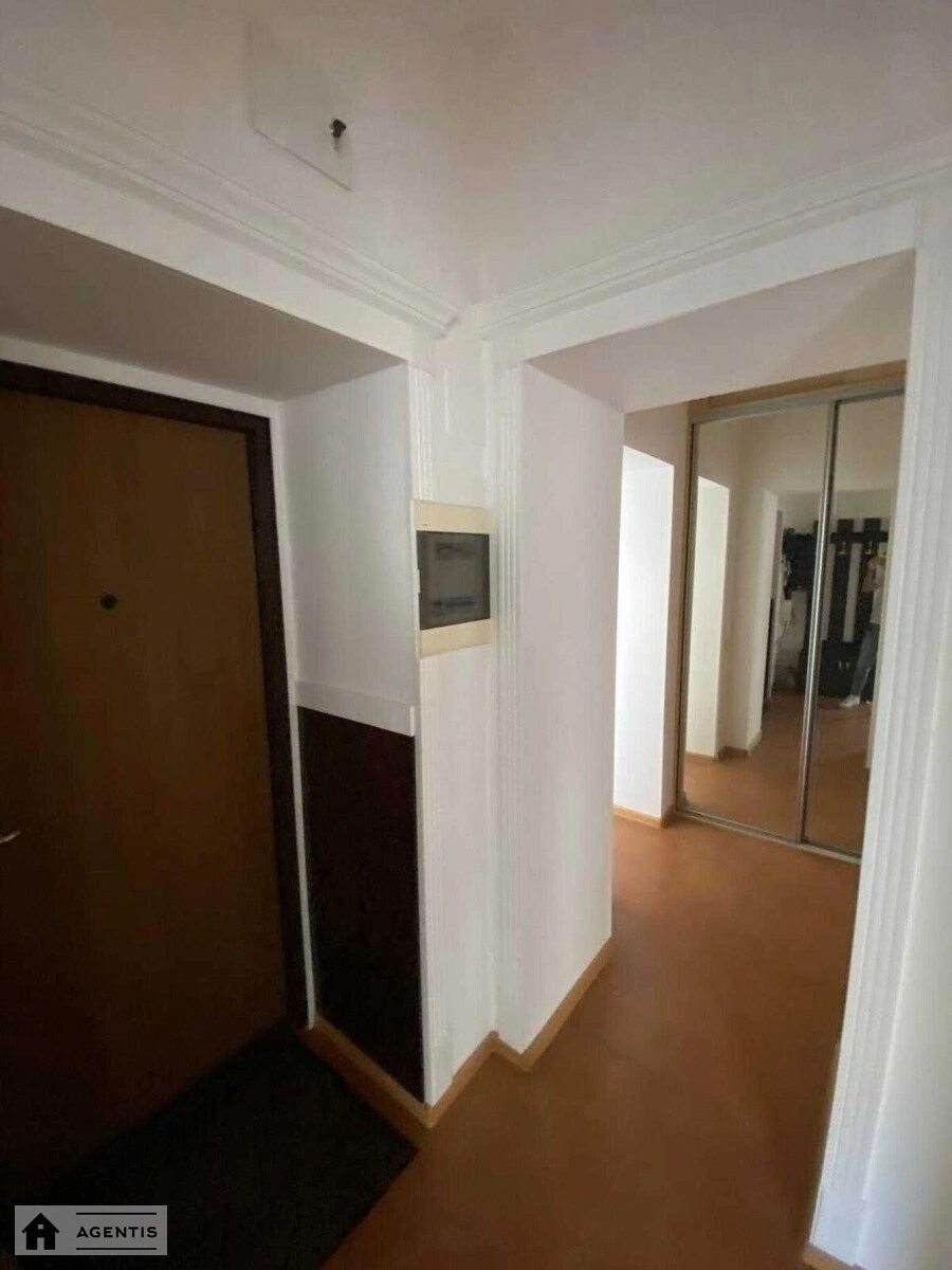Apartment for rent. 5 rooms, 170 m², 4th floor/4 floors. 13, Shevchenka 13, Kyiv. 