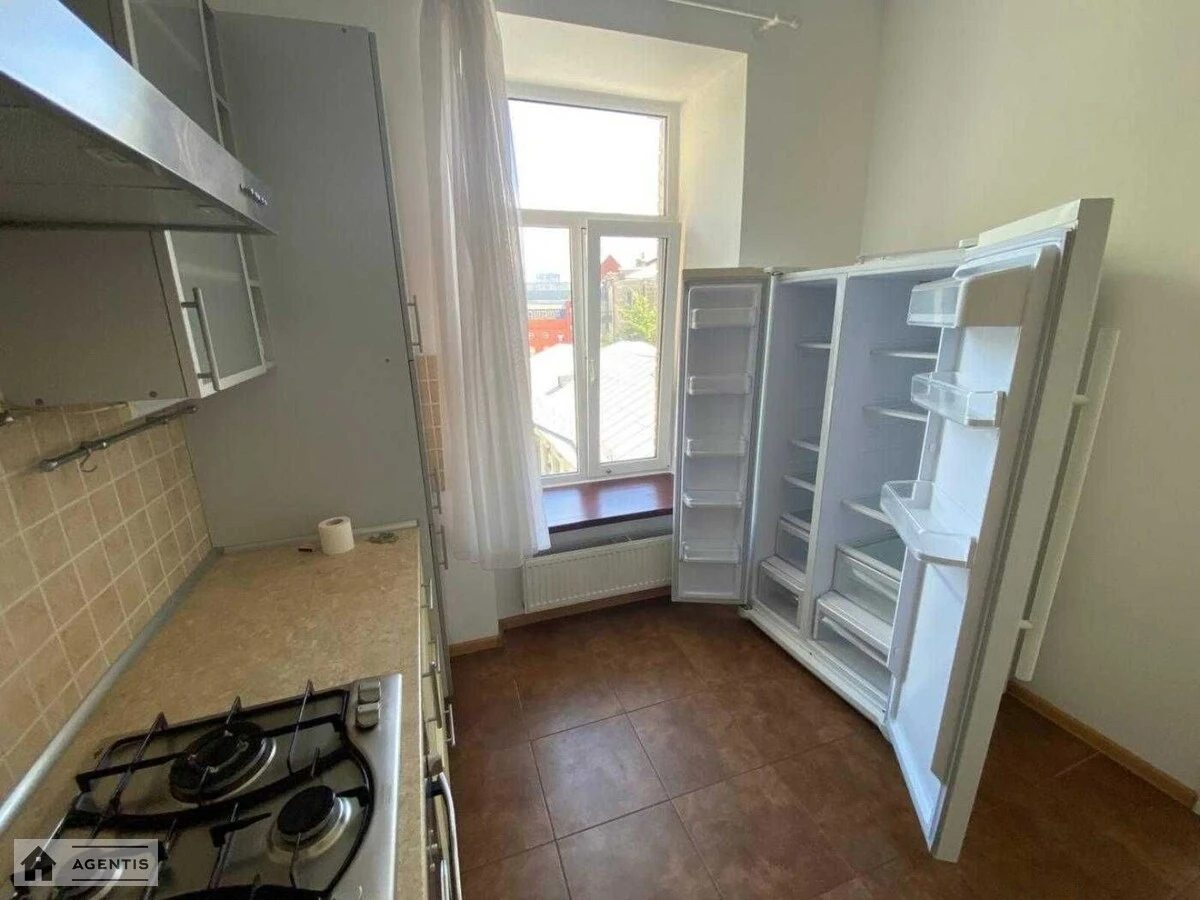 Apartment for rent. 5 rooms, 170 m², 4th floor/4 floors. 13, Shevchenka 13, Kyiv. 