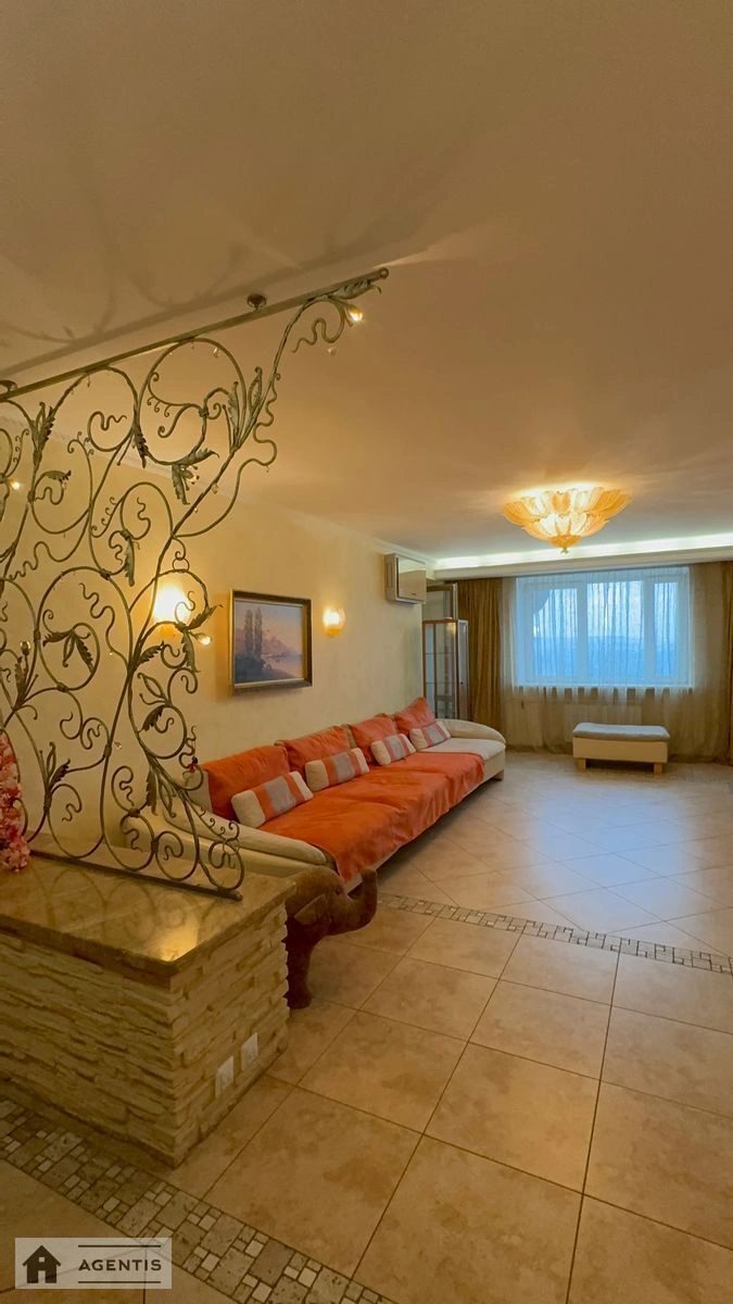 Apartment for rent. 3 rooms, 118 m², 14 floor/19 floors. 23, Klinichna 23, Kyiv. 