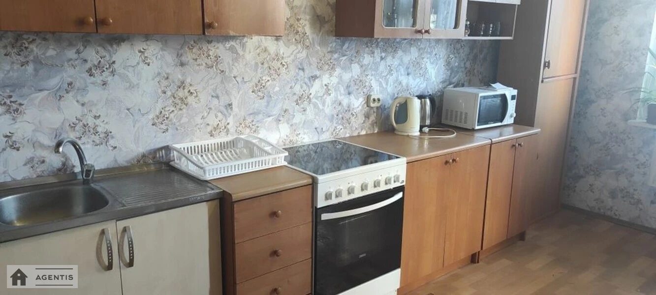 Apartment for rent. 2 rooms, 90 m², 2nd floor/16 floors. 19, Sosnytcka 19, Kyiv. 