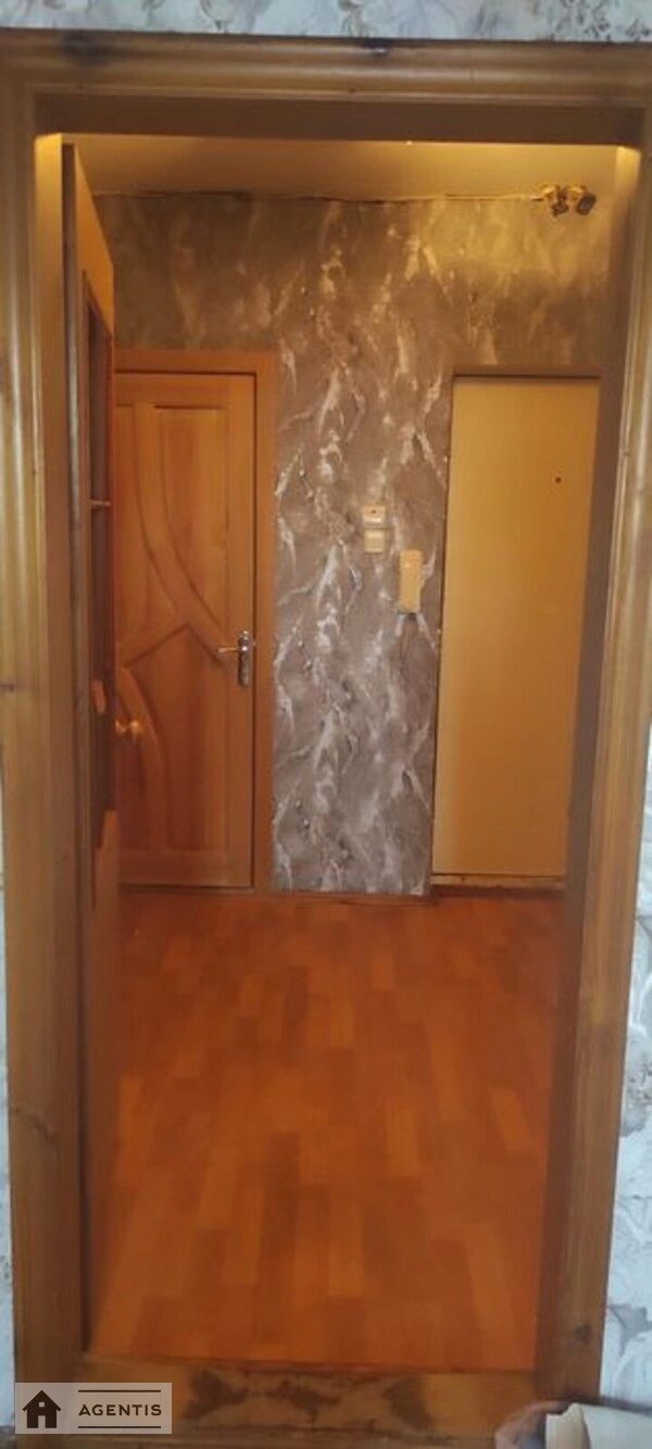 Apartment for rent. 2 rooms, 90 m², 2nd floor/16 floors. 19, Sosnytcka 19, Kyiv. 