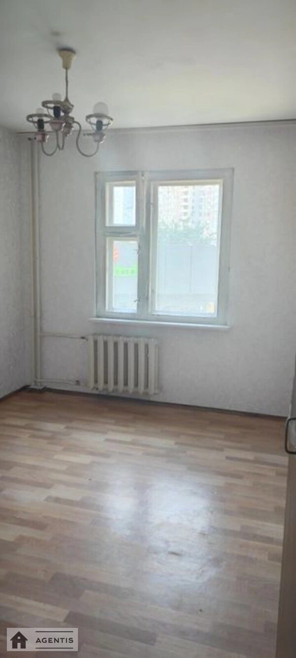 Apartment for rent. 2 rooms, 90 m², 2nd floor/16 floors. 19, Sosnytcka 19, Kyiv. 