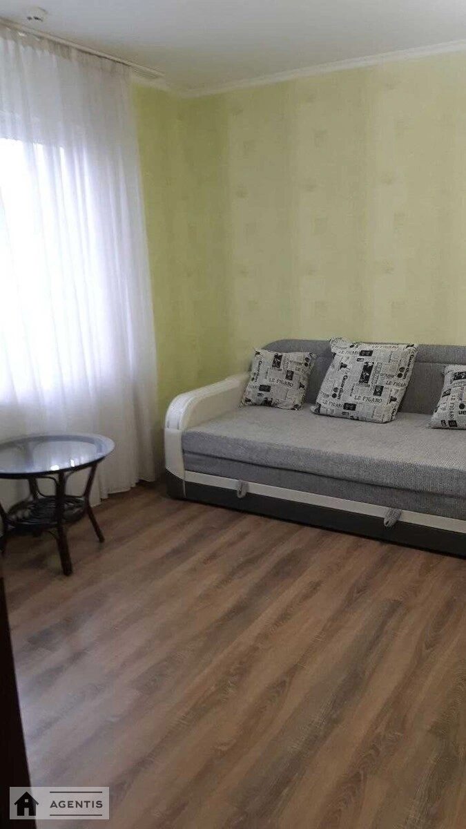 Apartment for rent. 1 room, 49 m², 9th floor/22 floors. Desnyanskyy rayon, Kyiv. 
