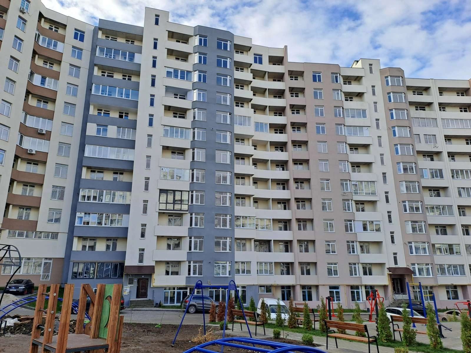 Apartments for sale. 2 rooms, 56 m², 2nd floor/11 floors. Bam, Ternopil. 