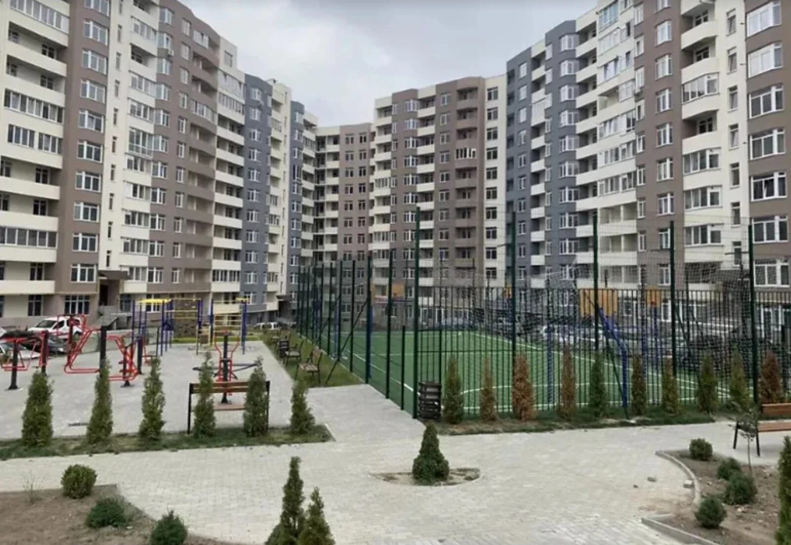 Продаж 2к квартири 56 кв. м на вул. Київська