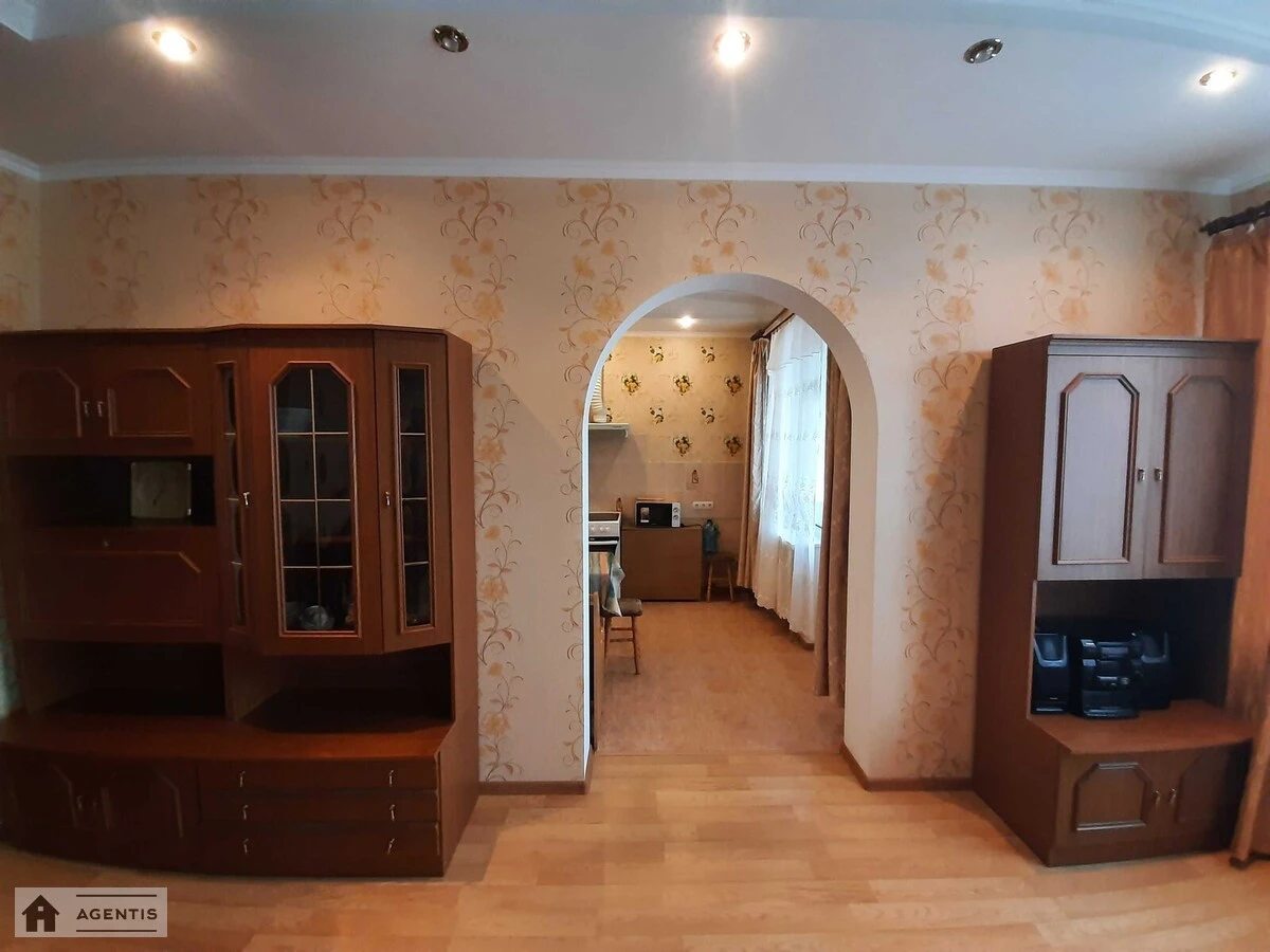 Apartment for rent. 1 room, 60 m², 14 floor/25 floors. 3, Sribnokilska 3, Kyiv. 