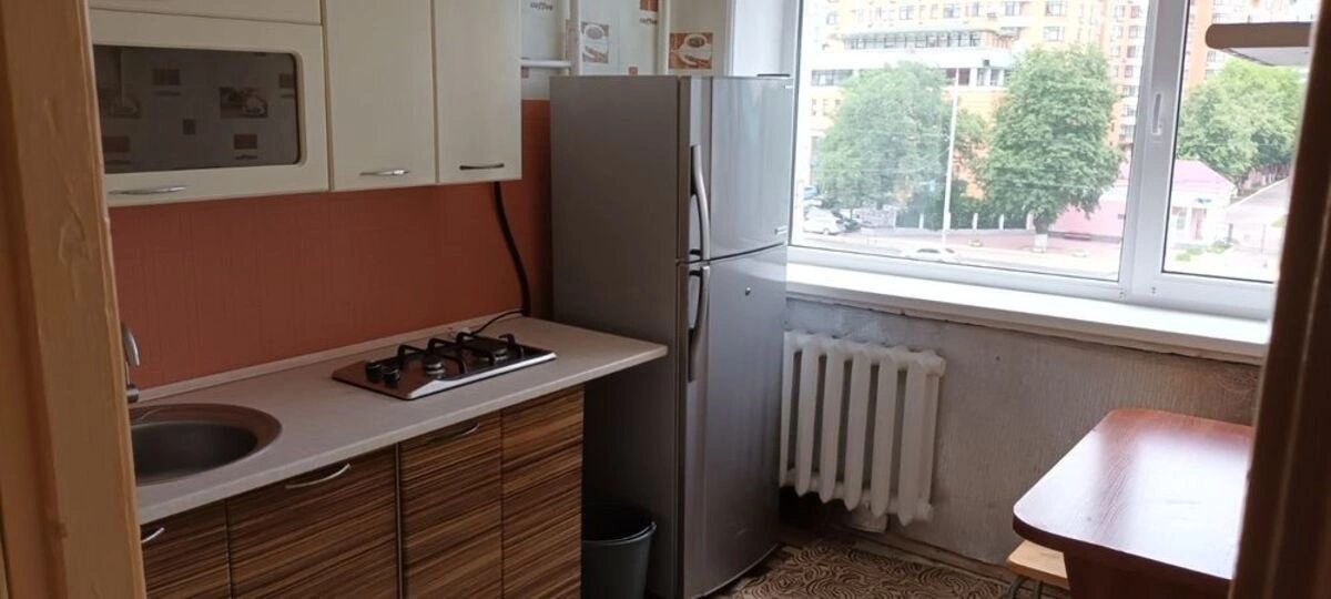 Apartment for rent. 2 rooms, 45 m², 3rd floor/14 floors. Pecherskyy rayon, Kyiv. 