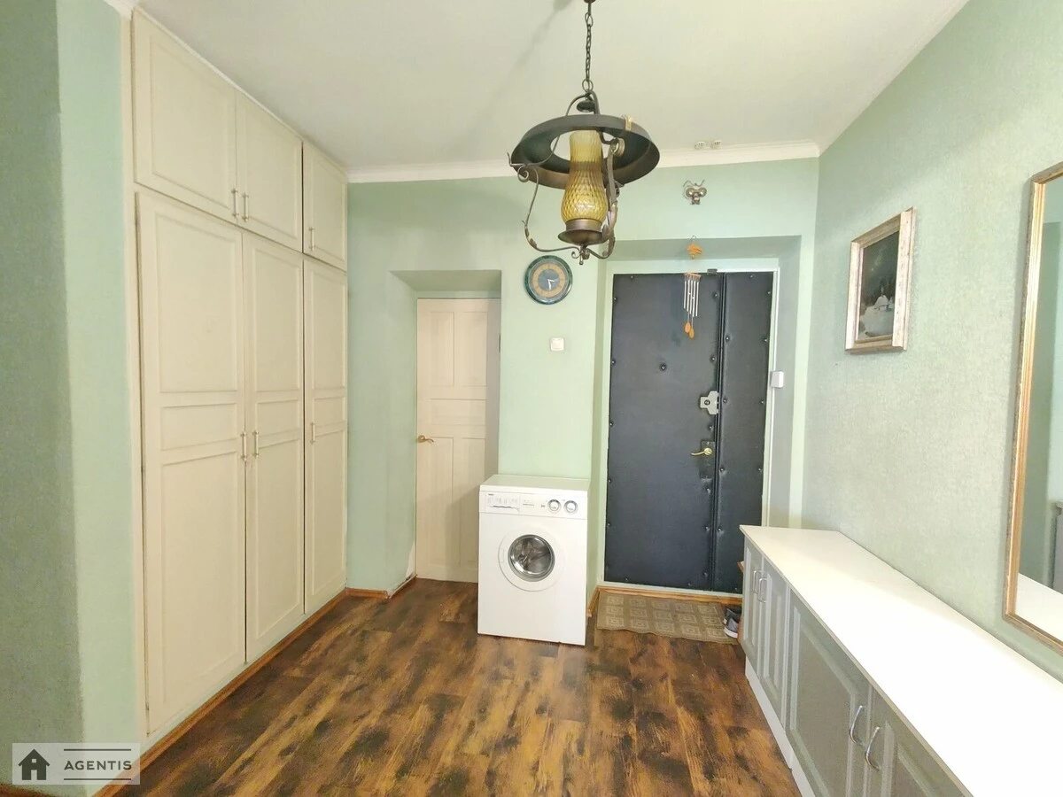 Apartment for rent. 1 room, 56 m², 16 floor/24 floors. Staronavodnitcka 4, Kyiv. 