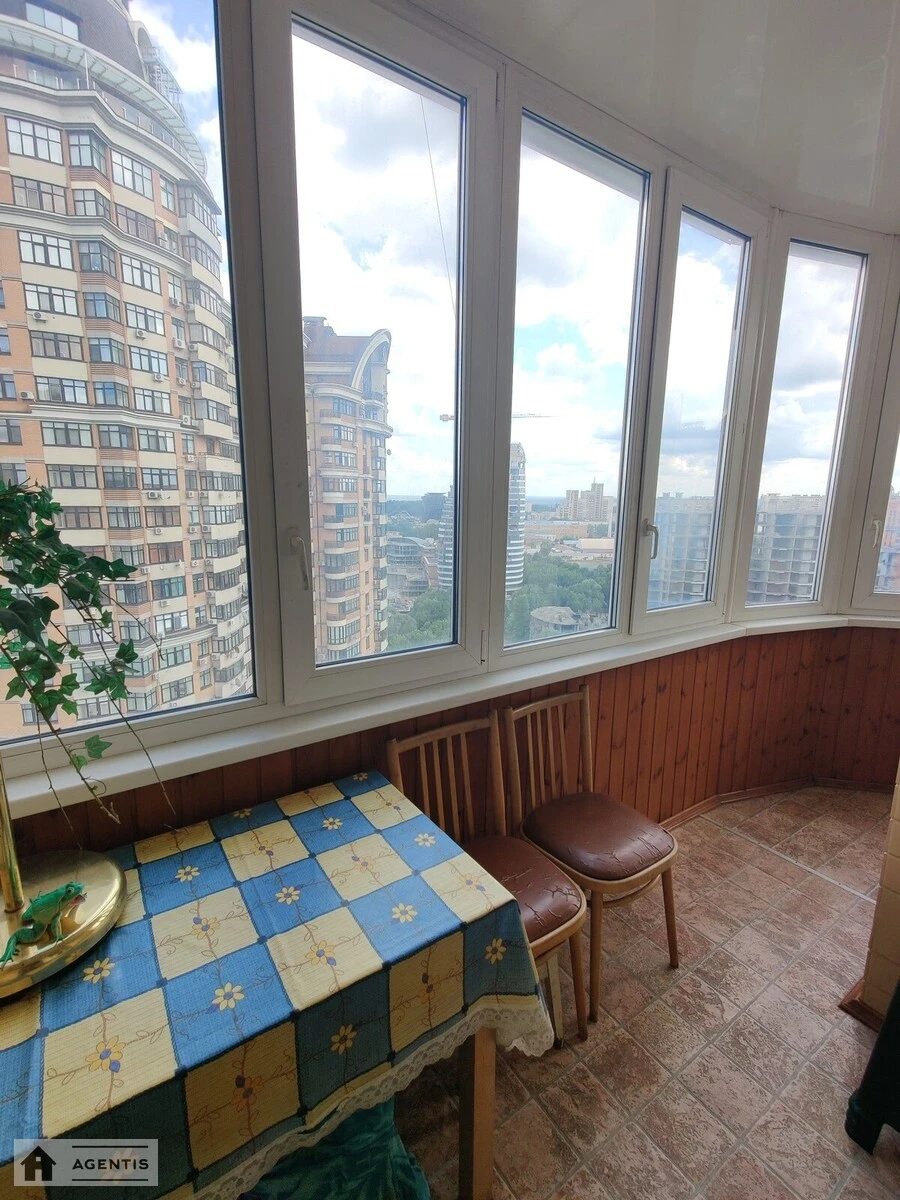 Сдам квартиру. 1 room, 56 m², 16 floor/24 floors. Старонаводницкая 4, Киев. 