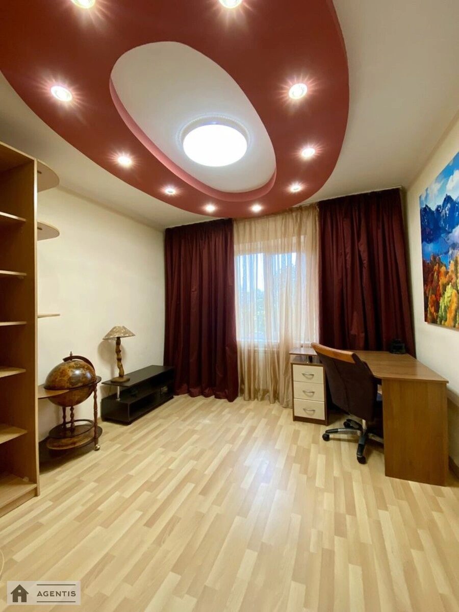 Apartment for rent. 3 rooms, 75 m², 4th floor/15 floors. 14, Sribnokilska 14, Kyiv. 