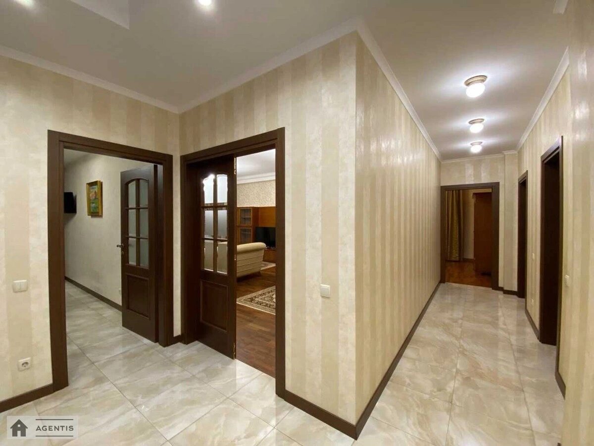 Apartment for rent. 3 rooms, 134 m², 14 floor/17 floors. 14, Andriya Verkhohlyada vul. Mykhayla Drahomirova, Kyiv. 