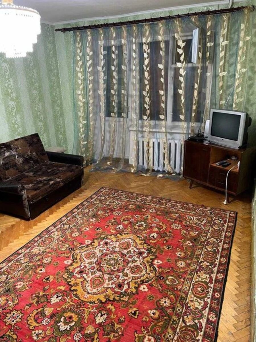 Apartment for rent. 3 rooms, 63 m², 1st floor/5 floors. 1, Poliska 1, Kyiv. 
