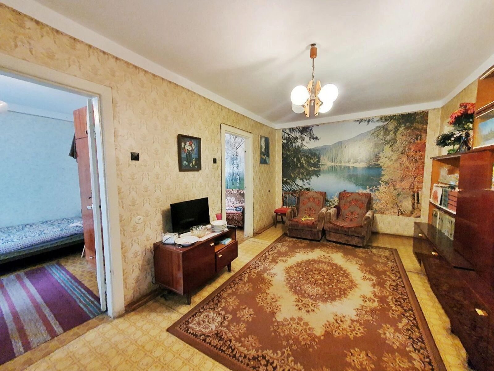 Apartments for sale. 4 rooms, 61 m², 2nd floor/5 floors. 5, Nebesnoy Sotny prospekt Marshala Zhukova, Odesa. 