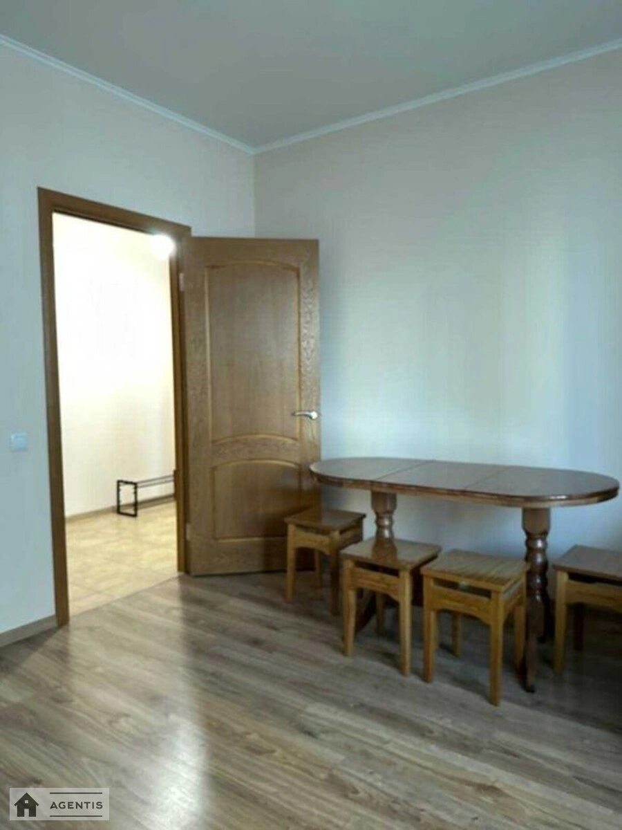 Apartment for rent. 2 rooms, 74 m², 5th floor/17 floors. Serhiya Danchenka vul., Kyiv. 