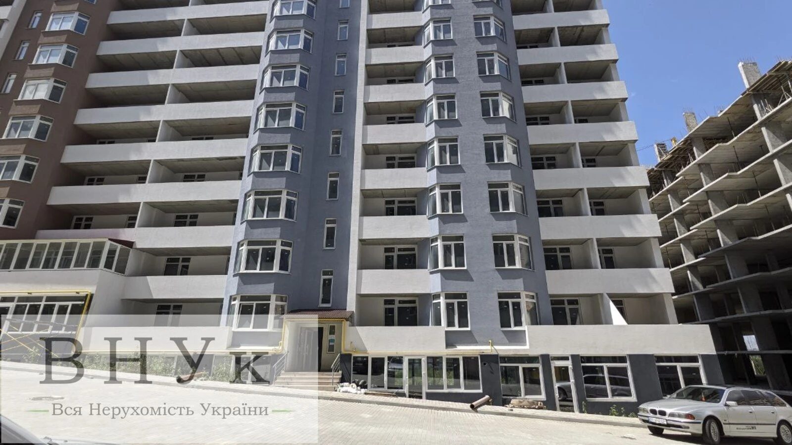 Продаж квартири 1 кімната, 481 m², 2 пов./12 поверхів. Київська вул., Тернопіль. 