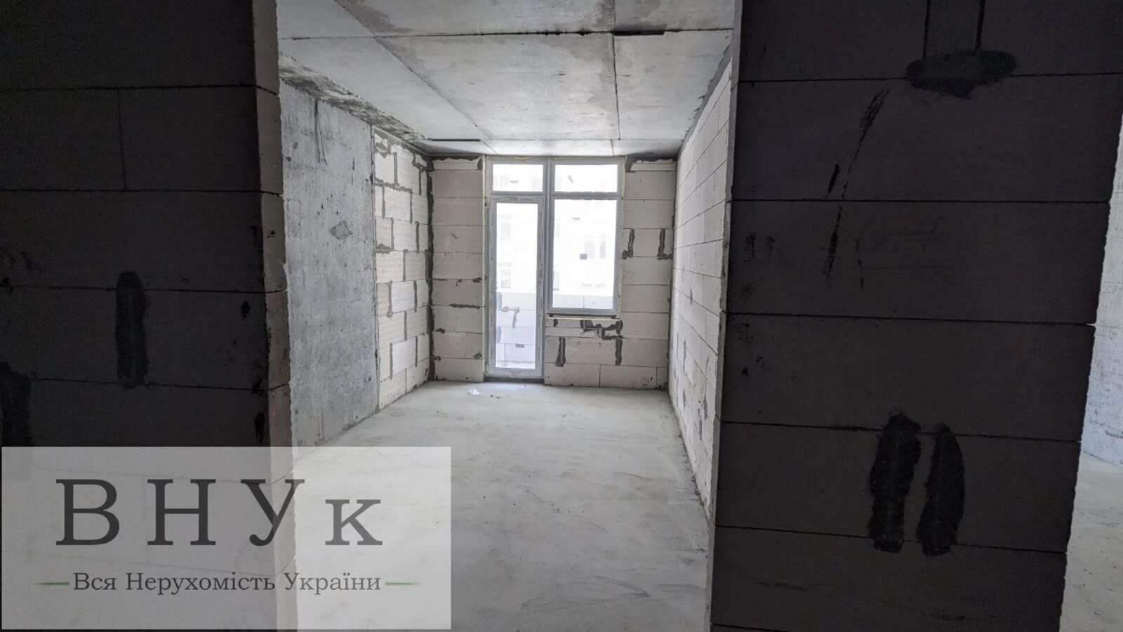 Продаж квартири 1 кімната, 481 m², 2 пов./12 поверхів. Київська вул., Тернопіль. 