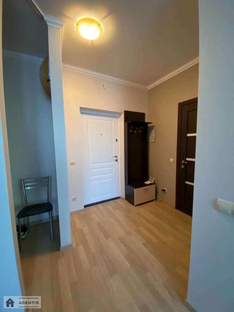 Apartment for rent. 1 room, 44 m², 1st floor/5 floors. Regeneratorna, Kyiv. 