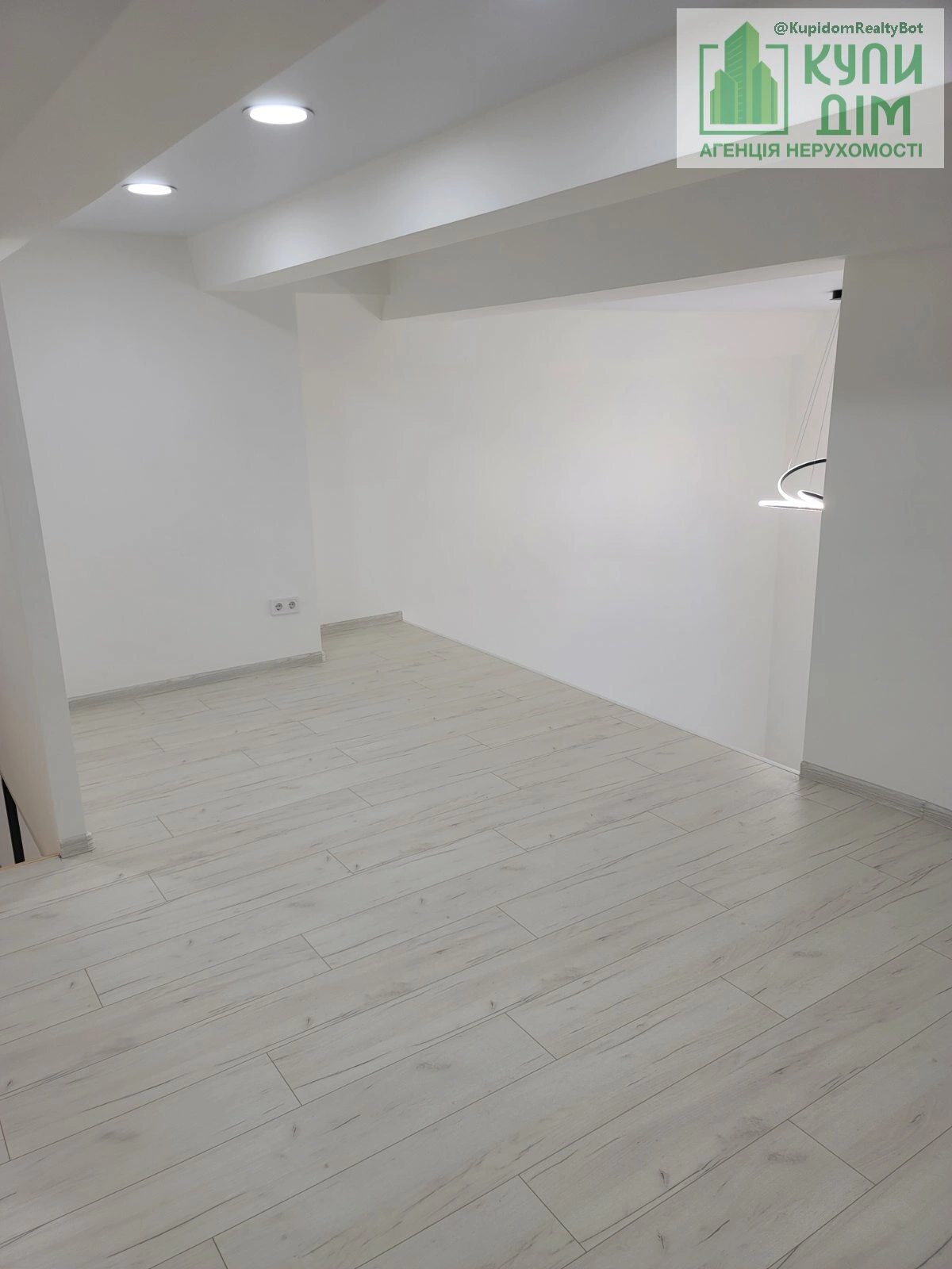 Продаж квартири. 3 rooms, 80 m², 1st floor/4 floors. Фортечний (кіровський), Кропивницький. 