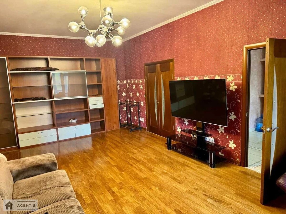 Apartment for rent. 3 rooms, 117 m², 3rd floor/9 floors. 46, Knyaziv Ostrozkykh vul. Moskovska, Kyiv. 