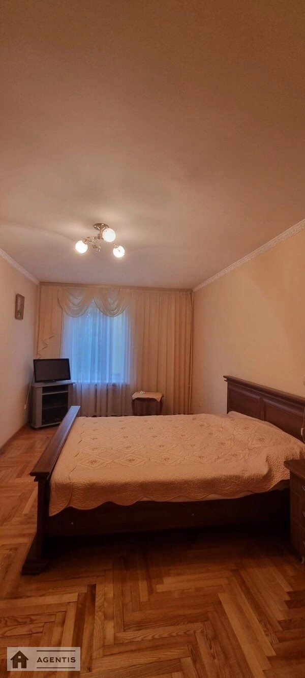 Здам квартиру. 2 rooms, 65 m², 3rd floor/4 floors. Олександра Попова вул., Київ. 