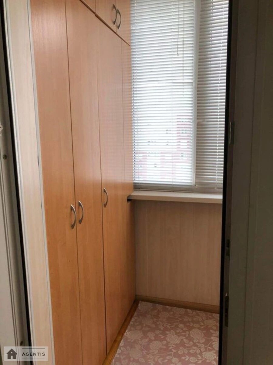 Сдам квартиру. 3 rooms, 98 m², 16 floor/22 floors. 2, Олени Пчілки вул., Киев. 