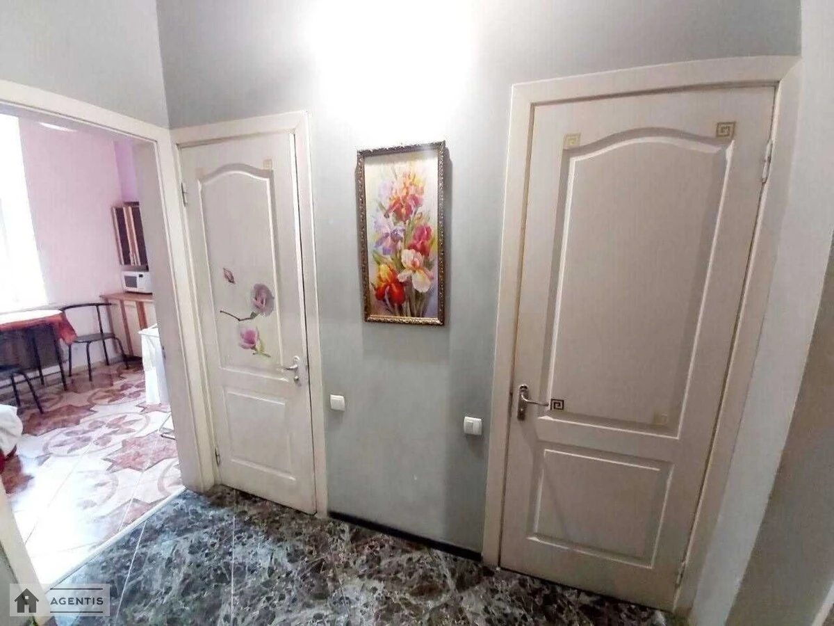 Здам квартиру. 1 room, 42 m², 2nd floor/4 floors. Саксаганського, Київ. 